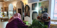 В преддверии праздника в храме Рождества Христова п. Кез провели генеральную уборку - Глазовская Епархия